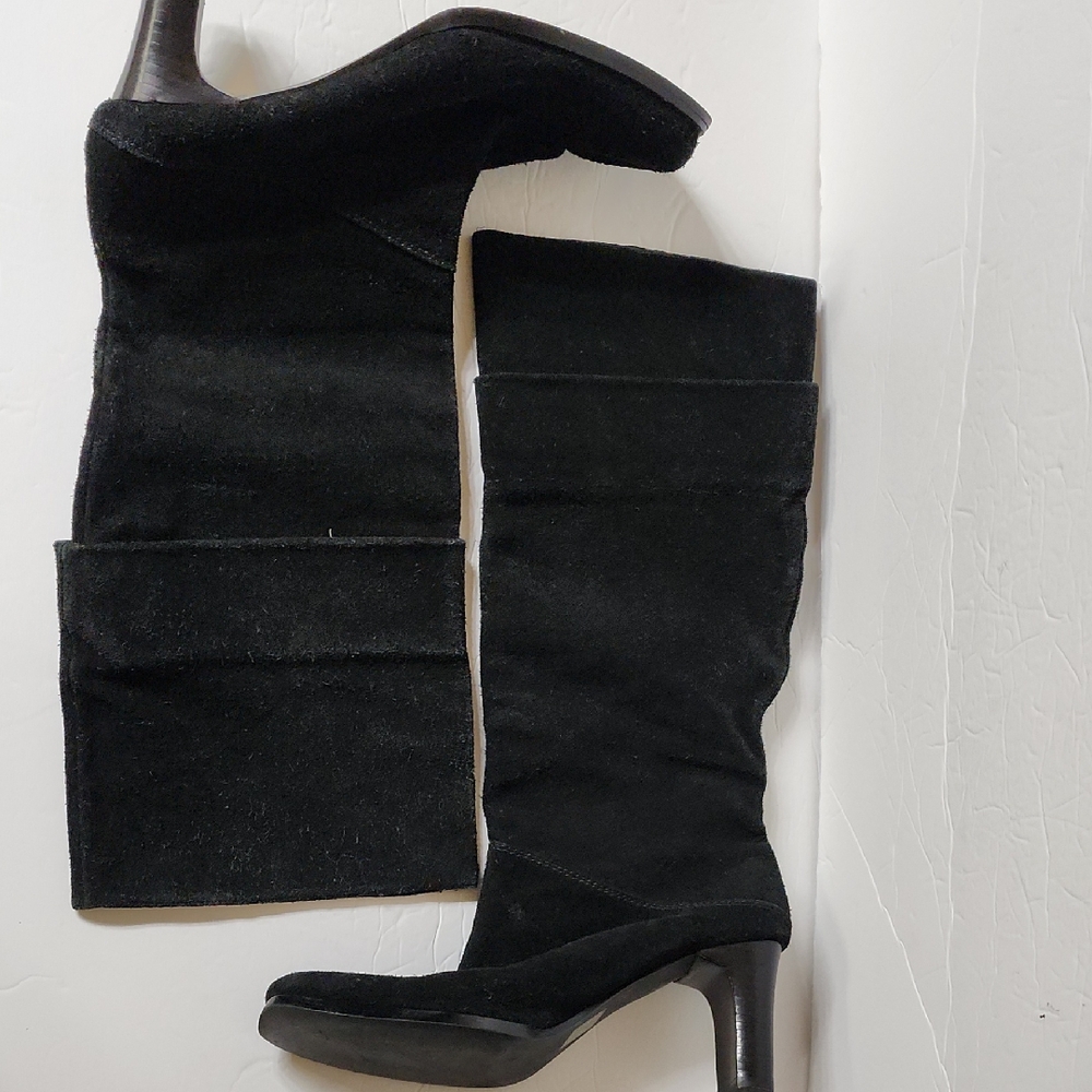 Elegant Black Suede Knee-High Boots